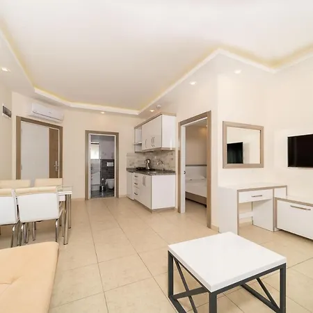 Cozy With Shared Pool Near In Muratpasa, Antalia