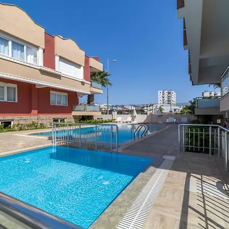 Apartment Cozy With Shared Pool Near In Muratpasa, Antalya